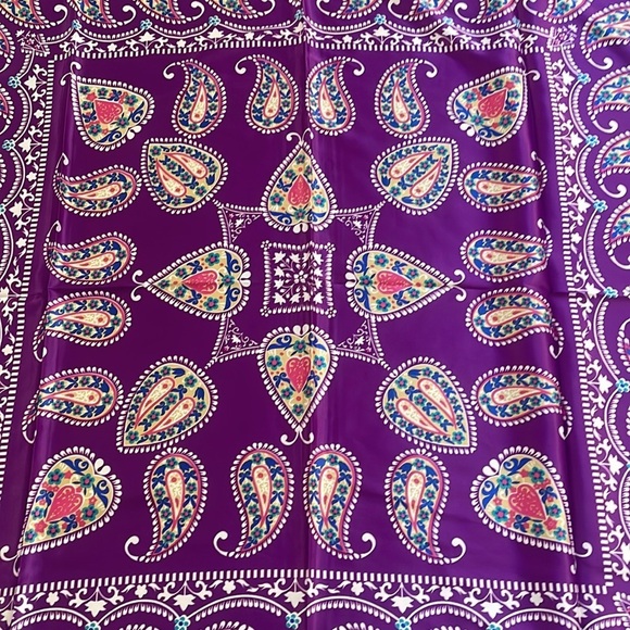 100% silk scarf - Picture 5 of 8